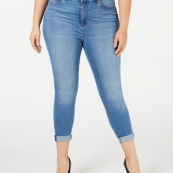 NWT Celebrity Pink Plus Cropped Skinny Ankle Jean - Picture 3 of 5